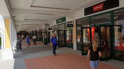 SHOPPING IN THE PARNDORF OUTLET (Austria)